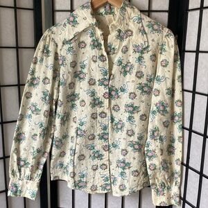 Vintage 1975 floral blouse with embroidered pattern, size 11/12